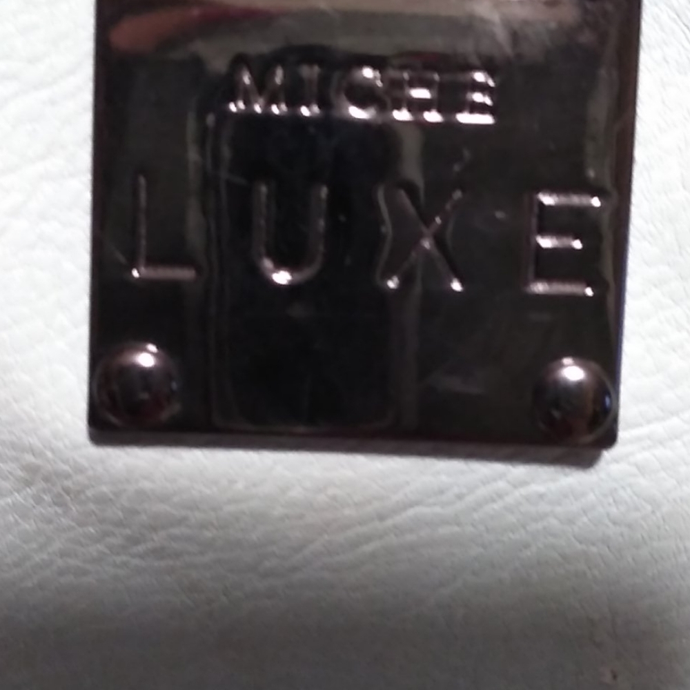 Purse - Picture 2 of 12